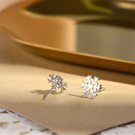Snowflake earrings
